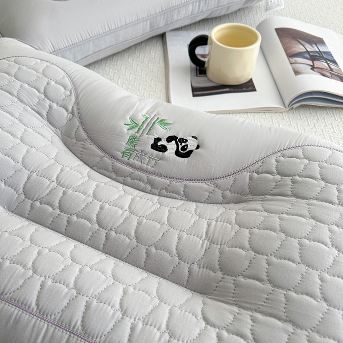 91家纺网 家纺一手货源 找家纺 永乐枕芯 2025新款熊有成竹枕头枕芯 灰色