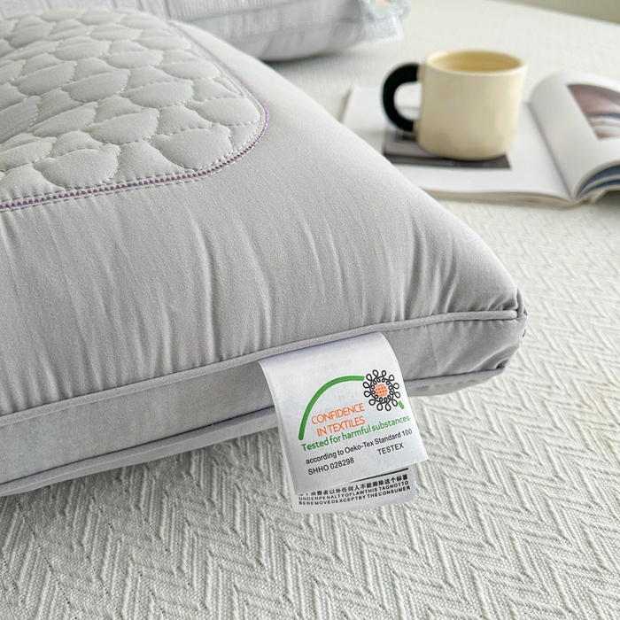 91家纺网 家纺一手货源 找家纺 永乐枕芯 2025新款熊有成竹枕头枕芯 灰色