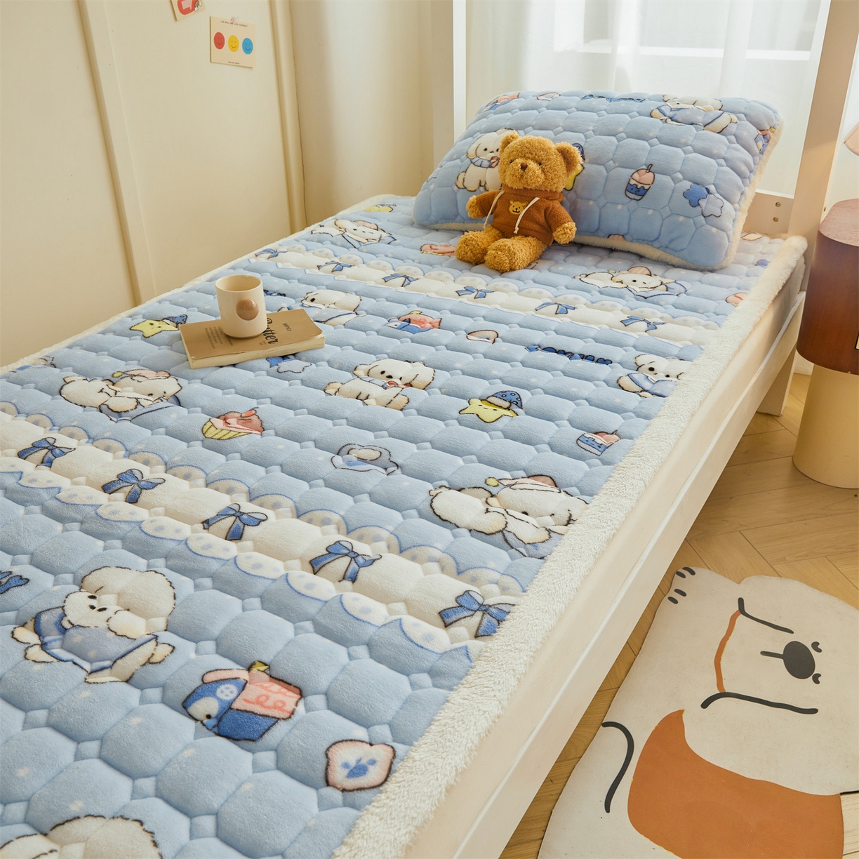 91家纺网 家纺一手货源 找家纺 雯豆家纺 2025新款牛奶绒床垫床护垫学生床褥子宿舍印花床褥铺底 牛奶绒床褥-奶蓝小狗