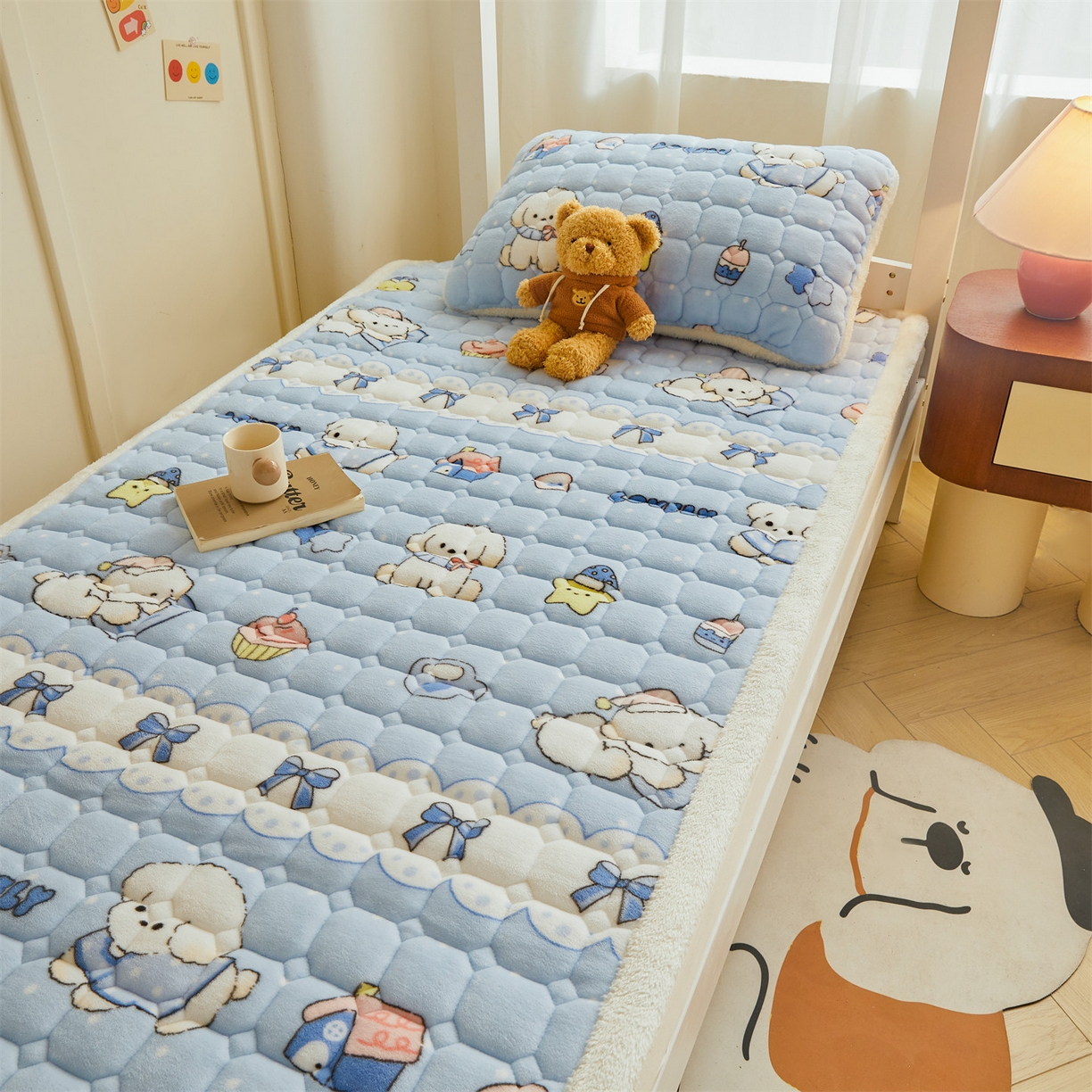 91家纺网 家纺一手货源 找家纺 雯豆家纺 2025新款牛奶绒床垫床护垫学生床褥子宿舍印花床褥铺底 牛奶绒床褥-奶蓝小狗