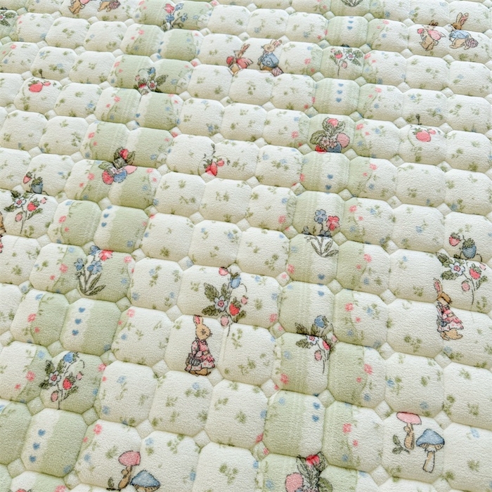 91家纺网 家纺一手货源 找家纺 梵朴 2025新款印花牛奶绒床褥垫加厚珊瑚绒床褥子床垫 花开花兔-绿