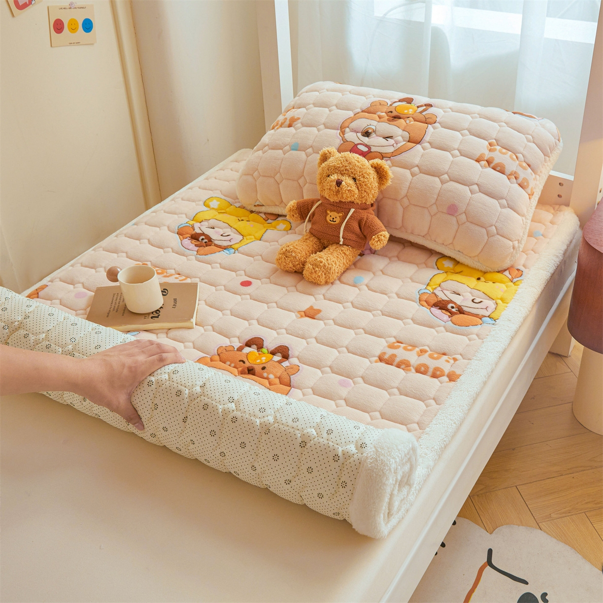 91家纺网 家纺一手货源 找家纺 雯豆家纺 2025新款牛奶绒床垫床护垫学生床褥子宿舍印花床褥铺底 牛奶绒床褥-甜心布布