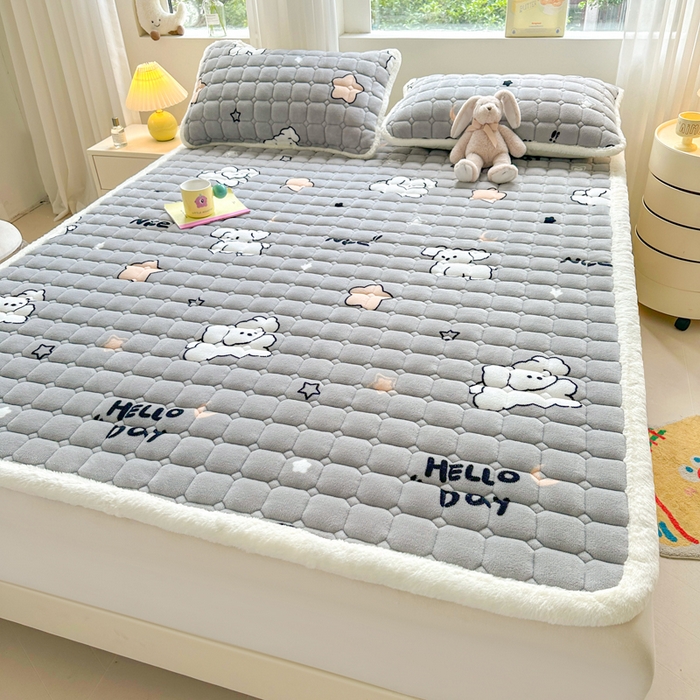 91家纺网 家纺一手货源 找家纺 梵朴 2025新款印花牛奶绒床褥垫加厚珊瑚绒床褥子床垫 顽皮狗