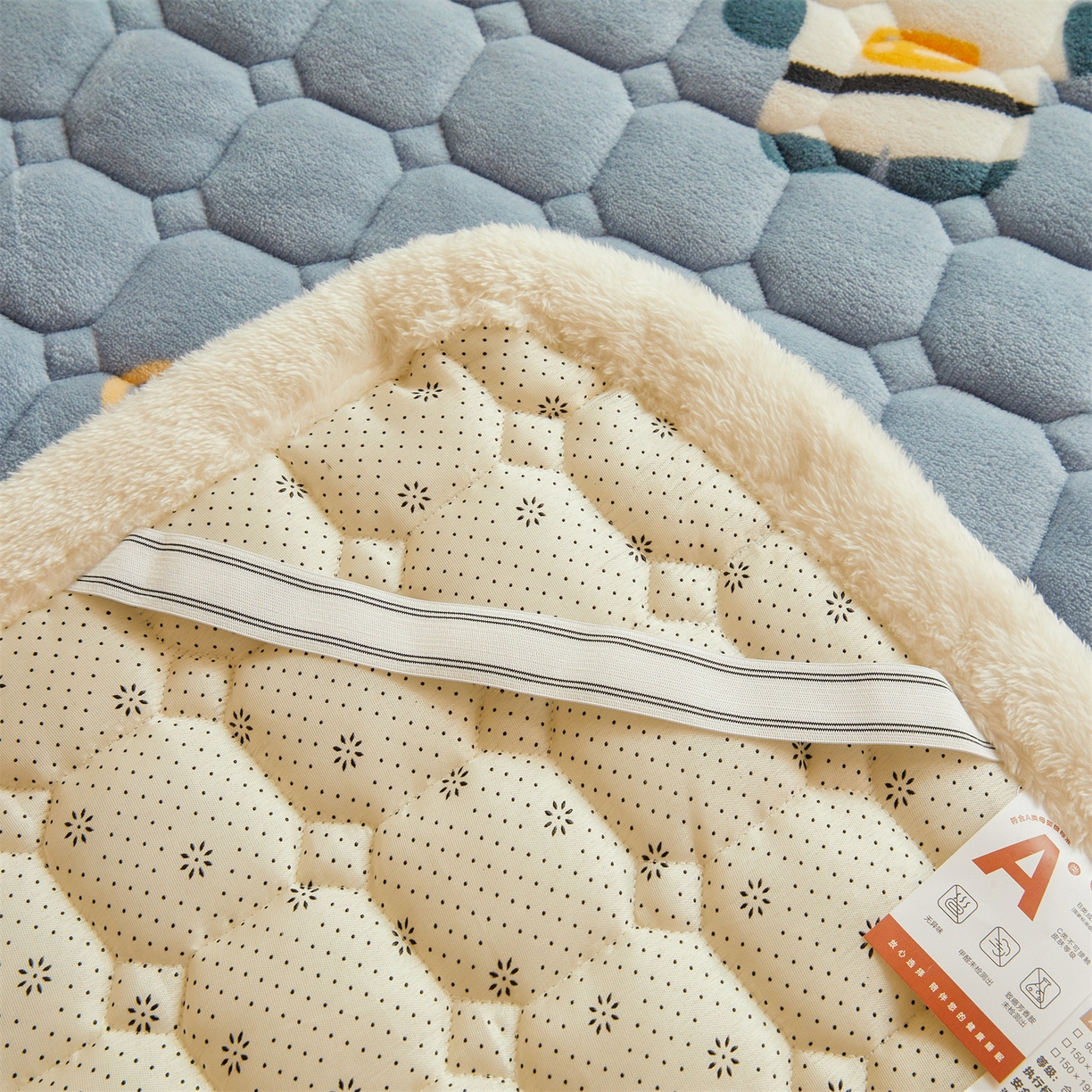 91家纺网 家纺一手货源 找家纺 雯豆家纺 2025新款牛奶绒床垫床护垫学生床褥子宿舍印花床褥铺底 牛奶绒床褥-小小太空人