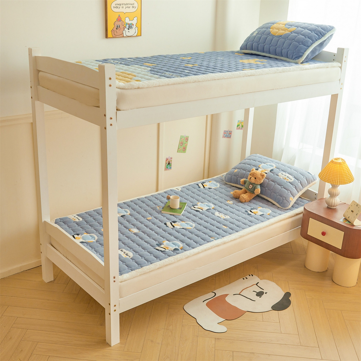 91家纺网 家纺一手货源 找家纺 雯豆家纺 2025新款牛奶绒床垫床护垫学生床褥子宿舍印花床褥铺底 牛奶绒床褥-小小太空人