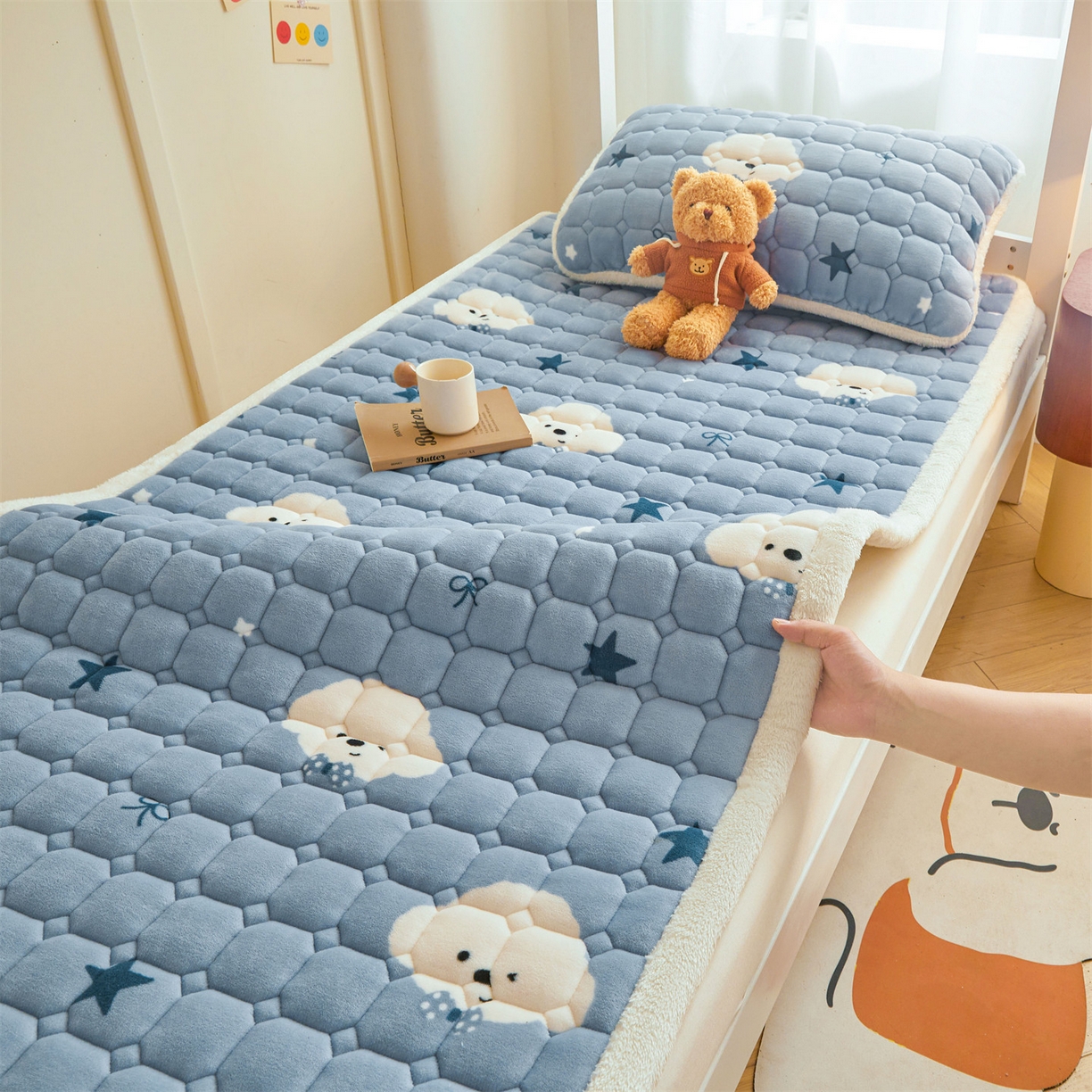 雯豆家纺 2025新款牛奶绒床垫床护垫学生床褥子宿舍印花床褥铺底 牛奶绒床褥-星空小狗