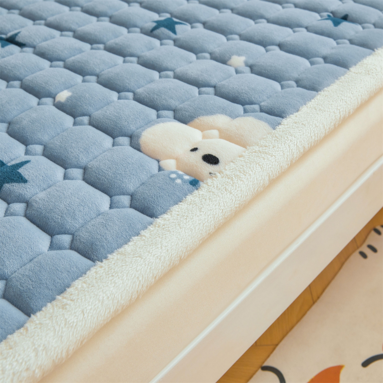 91家纺网 家纺一手货源 找家纺 雯豆家纺 2025新款牛奶绒床垫床护垫学生床褥子宿舍印花床褥铺底 牛奶绒床褥-星空小狗