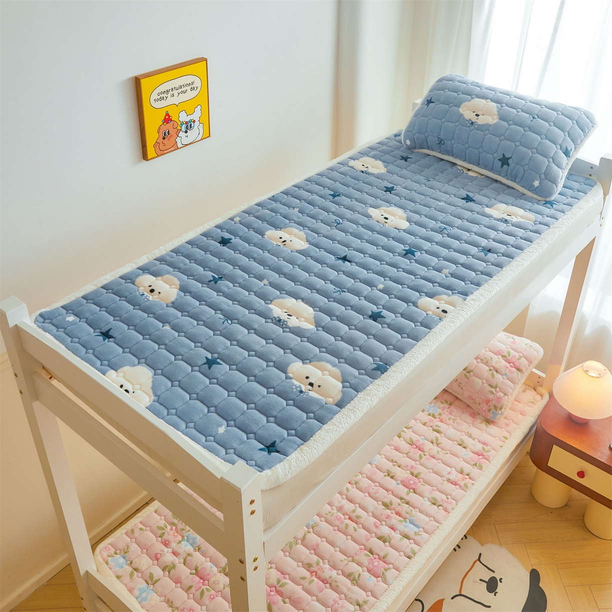 91家纺网 家纺一手货源 找家纺 雯豆家纺 2025新款牛奶绒床垫床护垫学生床褥子宿舍印花床褥铺底 牛奶绒床褥-星空小狗