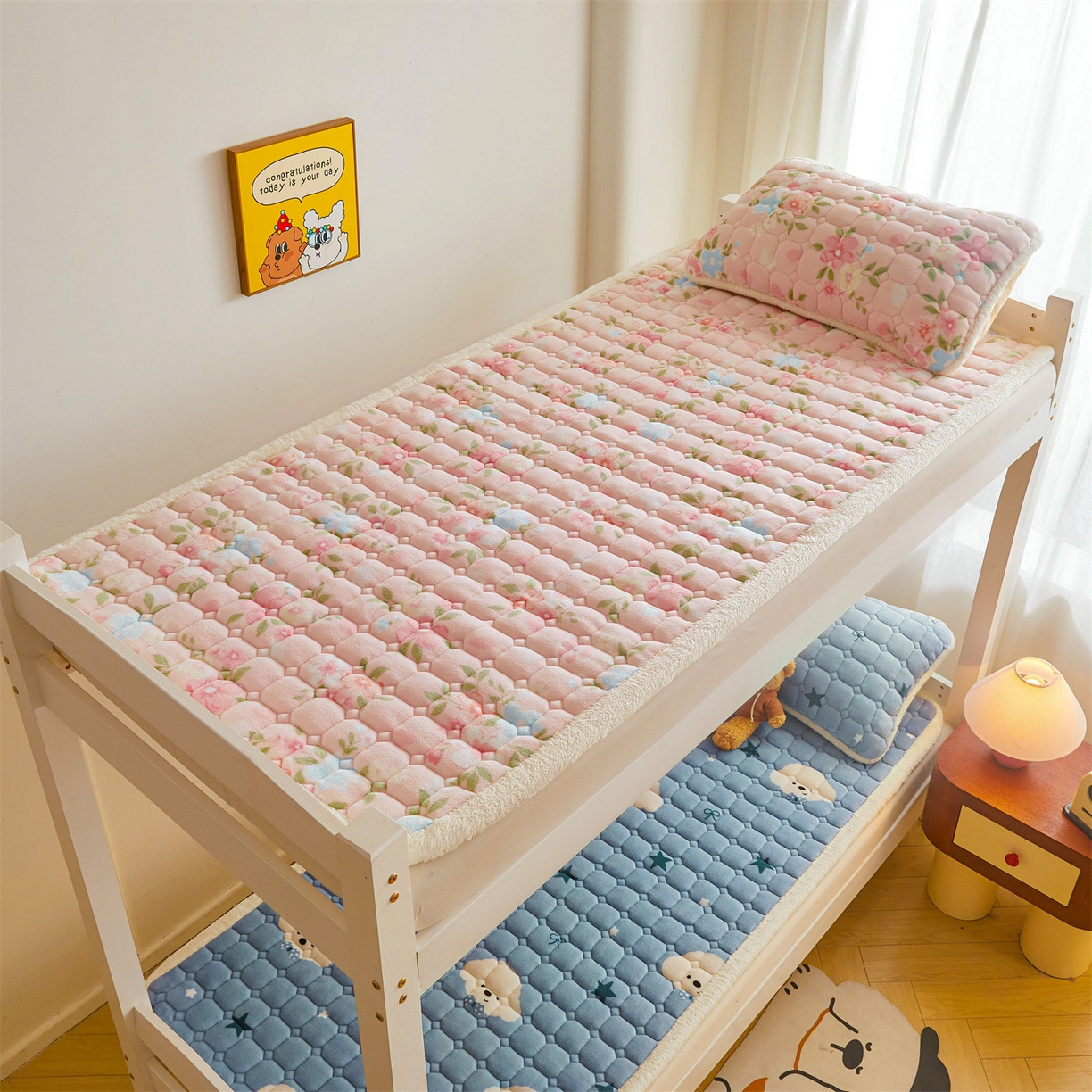 91家纺网 家纺一手货源 找家纺 雯豆家纺 2025新款牛奶绒床垫床护垫学生床褥子宿舍印花床褥铺底 牛奶绒床褥-星空小狗