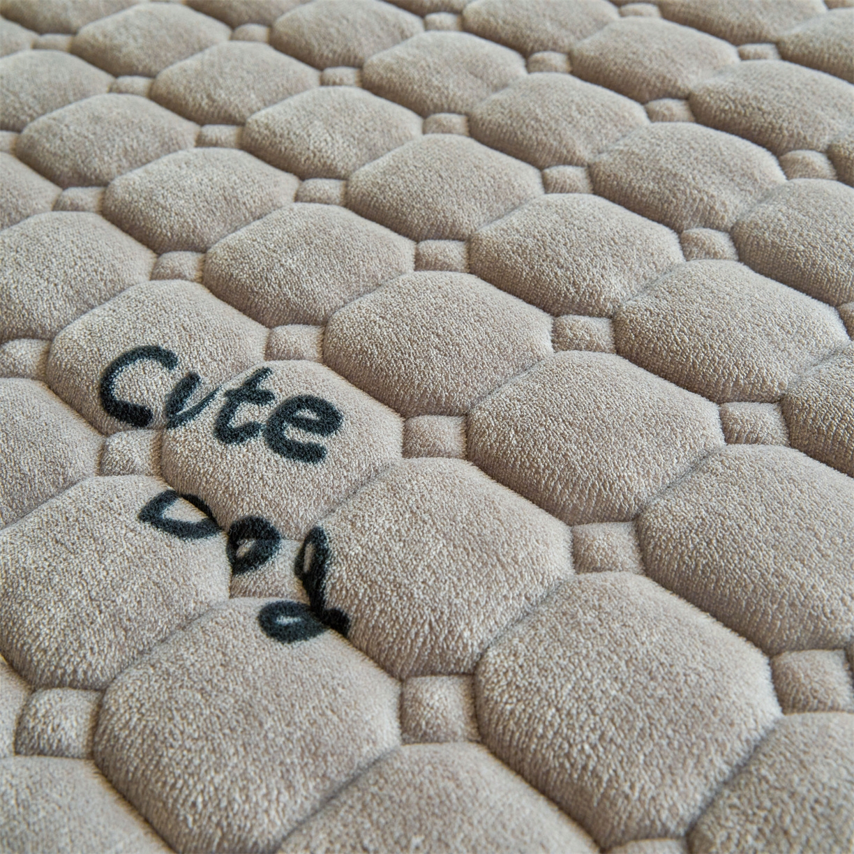 91家纺网 家纺一手货源 找家纺 雯豆家纺 2025新款牛奶绒床垫床护垫学生床褥子宿舍印花床褥铺底 牛奶绒床褥-阳光狗