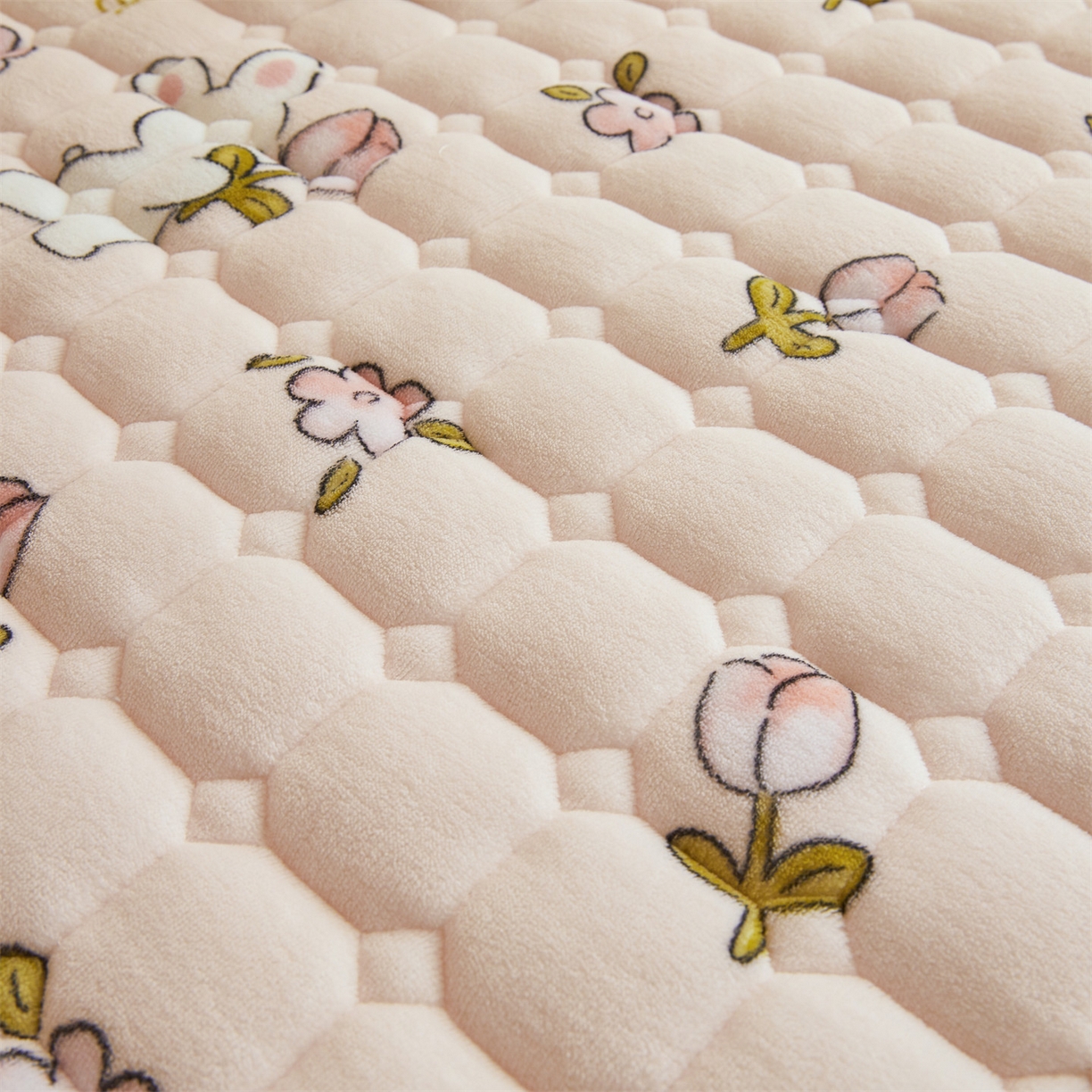 91家纺网 家纺一手货源 找家纺 雯豆家纺 2025新款牛奶绒床垫床护垫学生床褥子宿舍印花床褥铺底 牛奶绒床褥-月季小兔