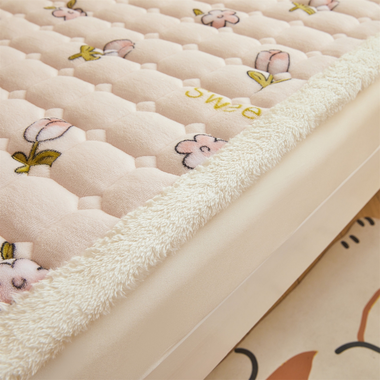 91家纺网 家纺一手货源 找家纺 雯豆家纺 2025新款牛奶绒床垫床护垫学生床褥子宿舍印花床褥铺底 牛奶绒床褥-月季小兔