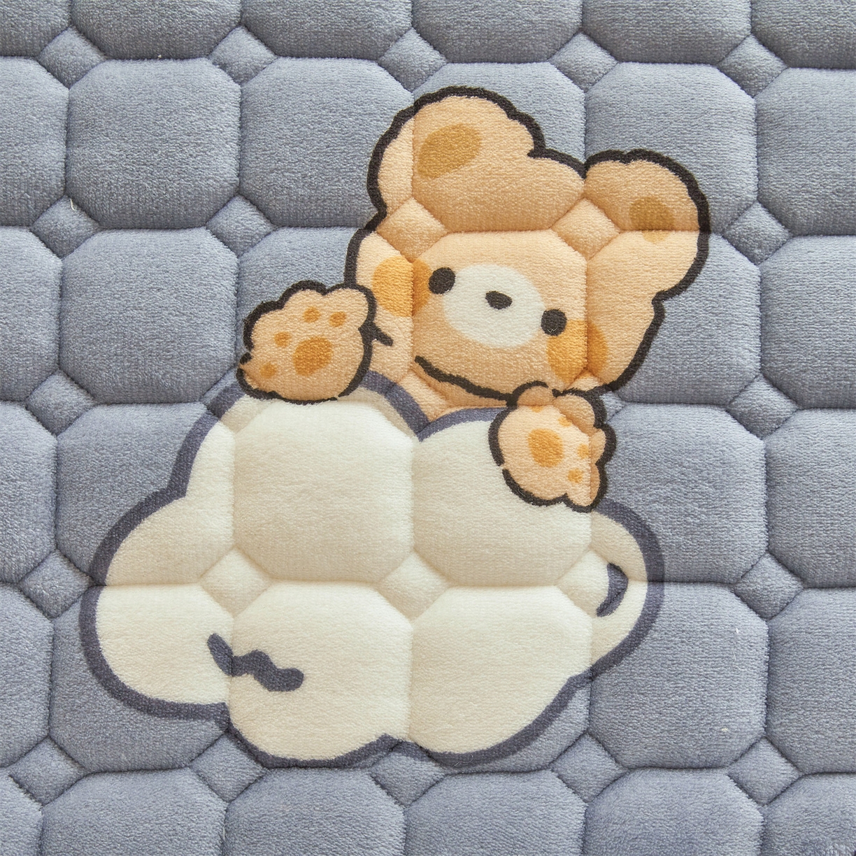 91家纺网 家纺一手货源 找家纺 雯豆家纺 2025新款牛奶绒床垫床护垫学生床褥子宿舍印花床褥铺底 牛奶绒床褥-云朵熊