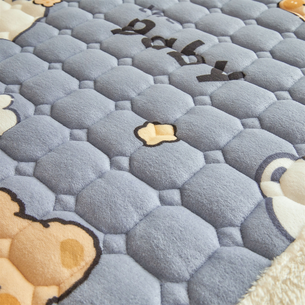 91家纺网 家纺一手货源 找家纺 雯豆家纺 2025新款牛奶绒床垫床护垫学生床褥子宿舍印花床褥铺底 牛奶绒床褥-云朵熊