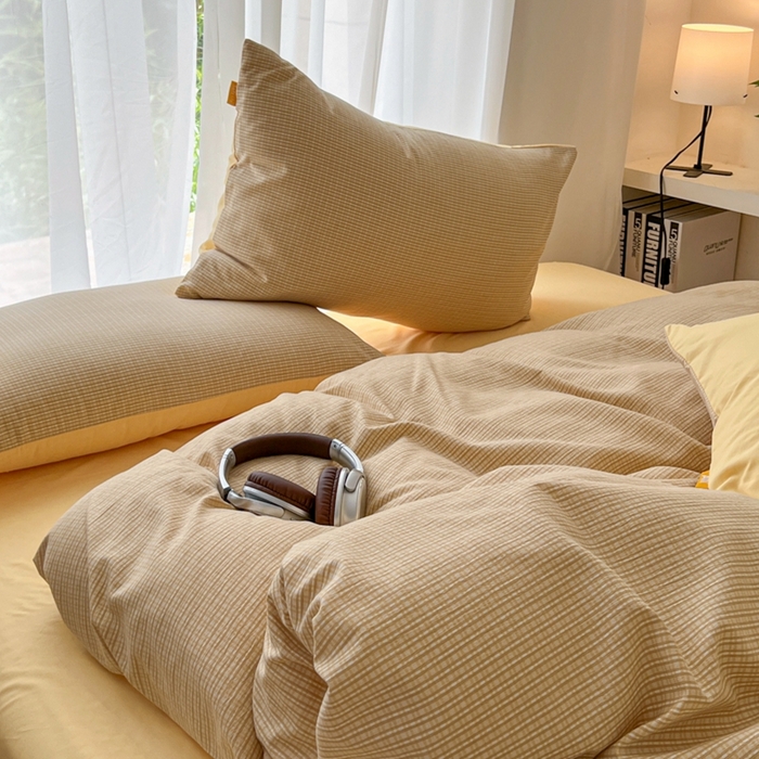 91家纺网 家纺一手货源 找家纺 希丞家居 2025新款学生季格子加厚亚麻皱皱纱四件套（提供买家秀） 奶油黄格