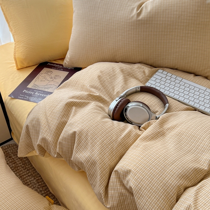 91家纺网 家纺一手货源 找家纺 希丞家居 2025新款学生季格子加厚亚麻皱皱纱四件套（提供买家秀） 奶油黄格