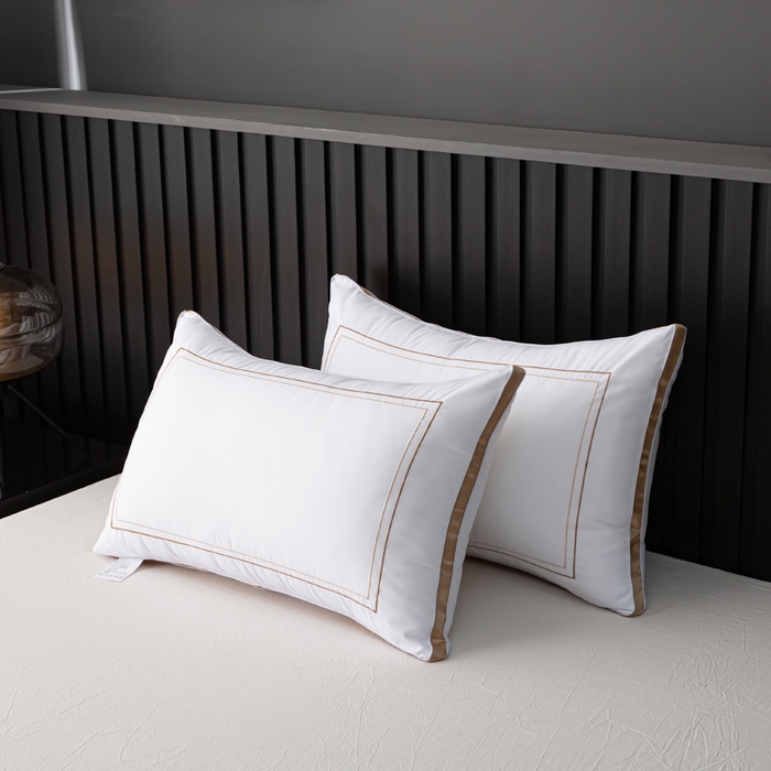 91家纺网 家纺一手货源 找家纺 永乐枕芯 2025新款磨毛新品酒店羽丝绒枕芯回字绣立体枕头 金色 48*74cm高枕/只