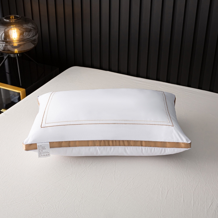 91家纺网 家纺一手货源 找家纺 永乐枕芯 2025新款磨毛新品酒店羽丝绒枕芯回字绣立体枕头 金色 48*74cm高枕/只