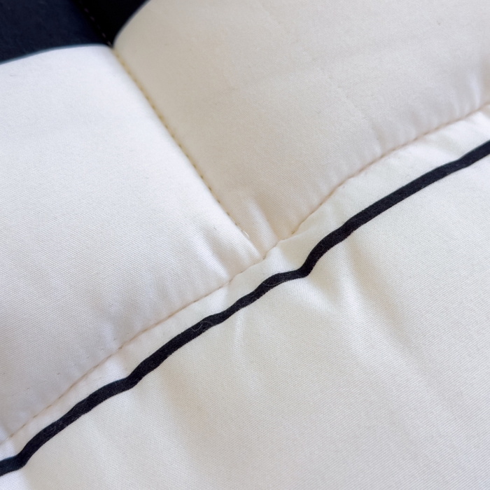 91家纺网 家纺一手货源 找家纺 默忆 2025新款学生新疆棉花床褥褥子 黑条纹