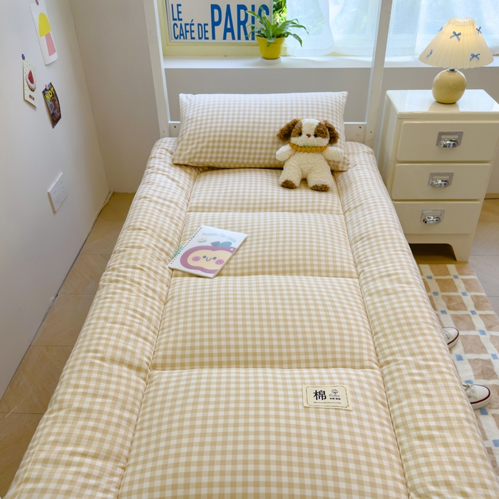 91家纺网 家纺一手货源 找家纺 默忆 2025新款学生新疆棉花床褥褥子 黄白格子