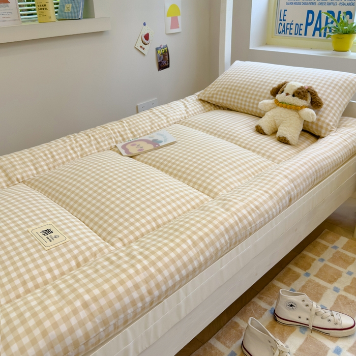 91家纺网 家纺一手货源 找家纺 默忆 2025新款学生新疆棉花床褥褥子 黄白格子