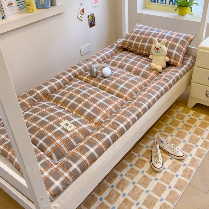 91家纺网 家纺一手货源 找家纺 默忆 2025新款学生新疆棉花床褥褥子 咖格