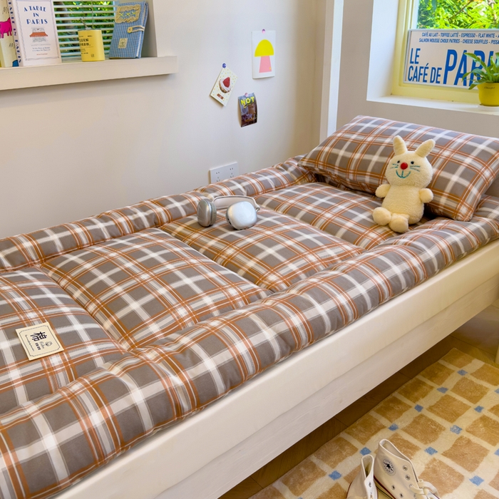 91家纺网 家纺一手货源 找家纺 默忆 2025新款学生新疆棉花床褥褥子 咖格