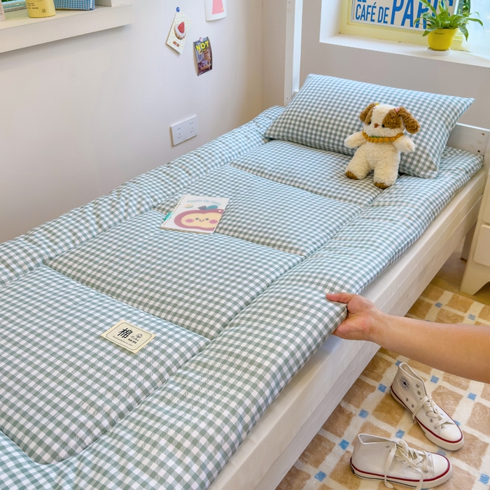 91家纺网 家纺一手货源 找家纺 默忆 2025新款学生新疆棉花床褥褥子 绿白格