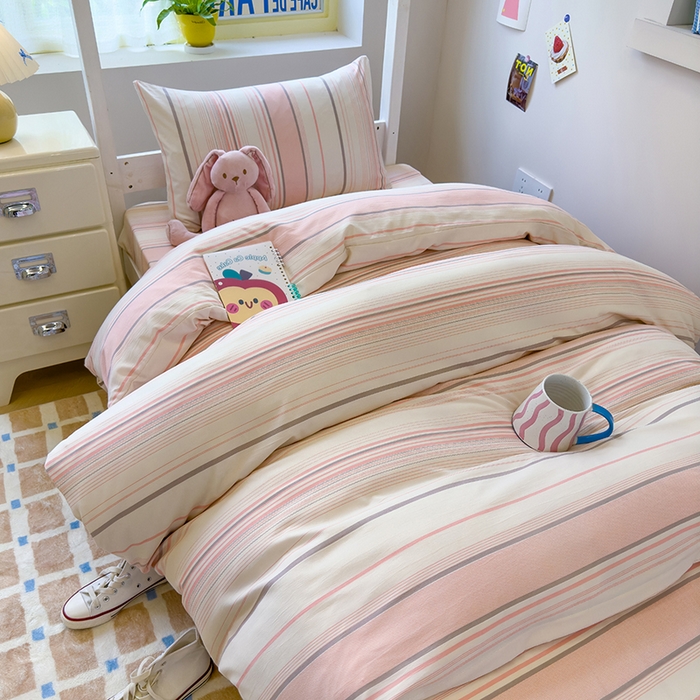 91家纺网 家纺一手货源 找家纺 默忆 2025新款亲肤水洗棉学生三件套 粉色条纹