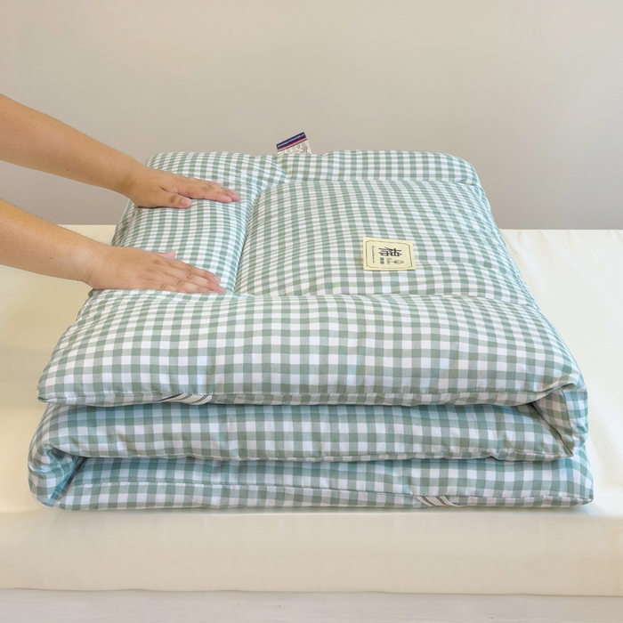 91家纺网 家纺一手货源 找家纺 默忆 2025新款学生新疆棉花床褥褥子 绿白格