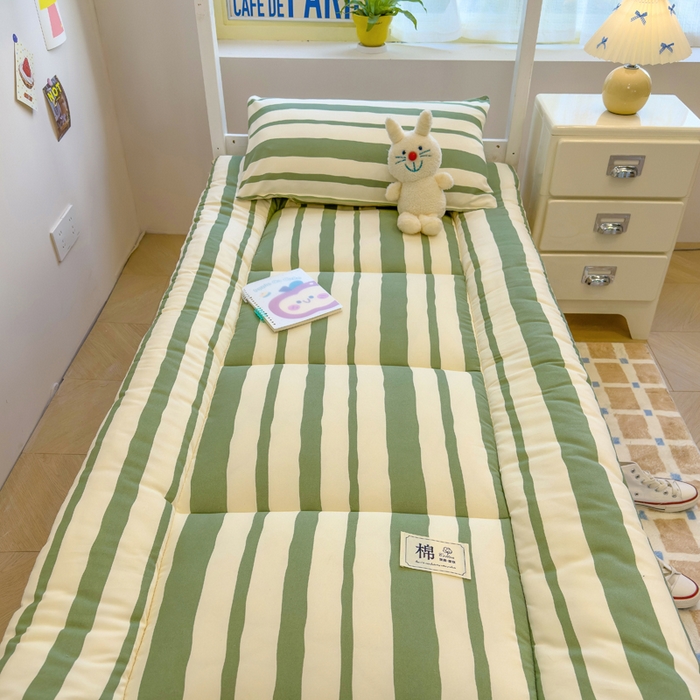 91家纺网 家纺一手货源 找家纺 默忆 2025新款学生新疆棉花床褥褥子 绿条纹