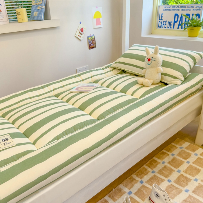 91家纺网 家纺一手货源 找家纺 默忆 2025新款学生新疆棉花床褥褥子 绿条纹