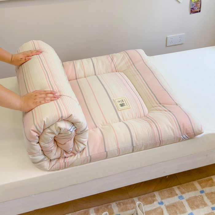 91家纺网 家纺一手货源 找家纺 默忆 2025新款学生新疆棉花床褥褥子 浅粉色条纹