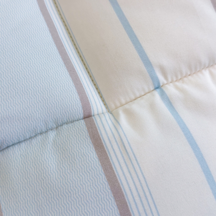 91家纺网 家纺一手货源 找家纺 默忆 2025新款学生新疆棉花床褥褥子 浅蓝色横条纹