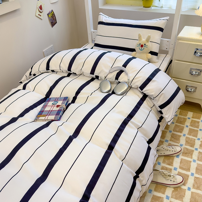 91家纺网 家纺一手货源 找家纺 默忆 2025新款亲肤水洗棉学生三件套 灰白条纹