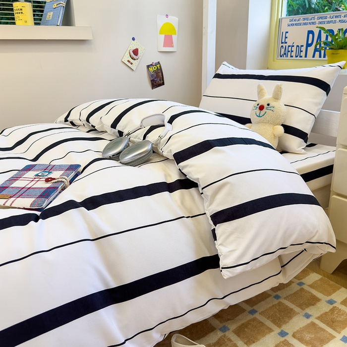 91家纺网 家纺一手货源 找家纺 默忆 2025新款亲肤水洗棉学生三件套 灰白条纹