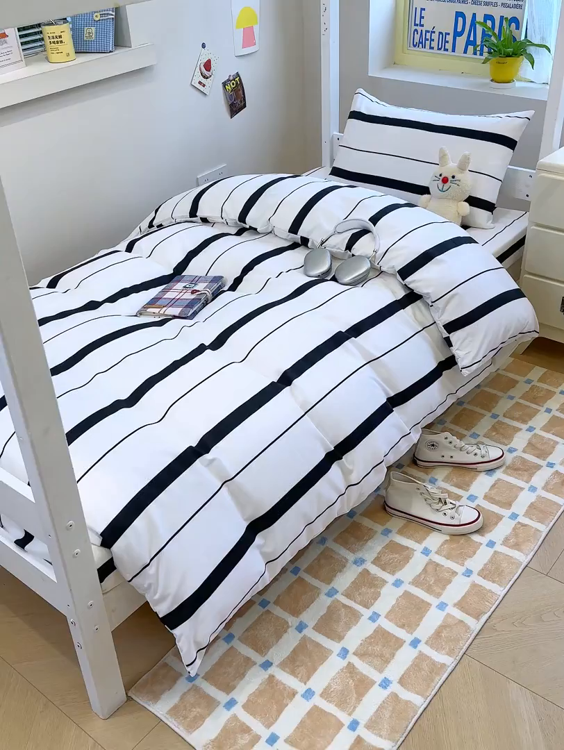 91家纺网 家纺一手货源 找家纺 默忆 2025新款亲肤水洗棉学生三件套 灰白条纹