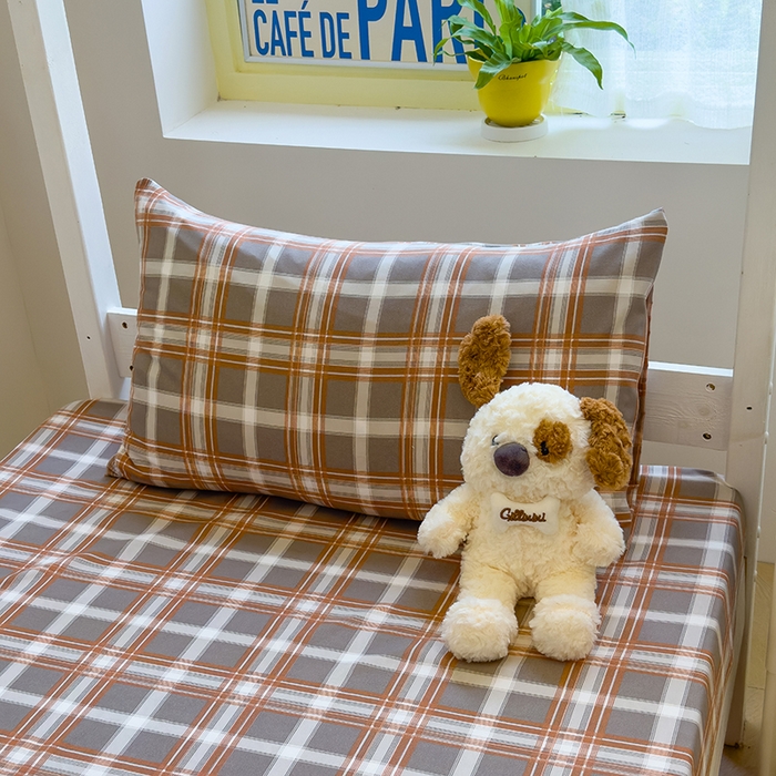 91家纺网 家纺一手货源 找家纺 默忆 2025新款亲肤水洗棉学生三件套 橘色大格子