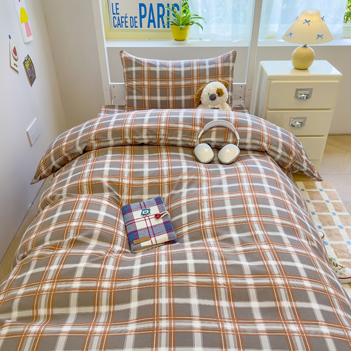 91家纺网 家纺一手货源 找家纺 默忆 2025新款亲肤水洗棉学生三件套 橘色大格子