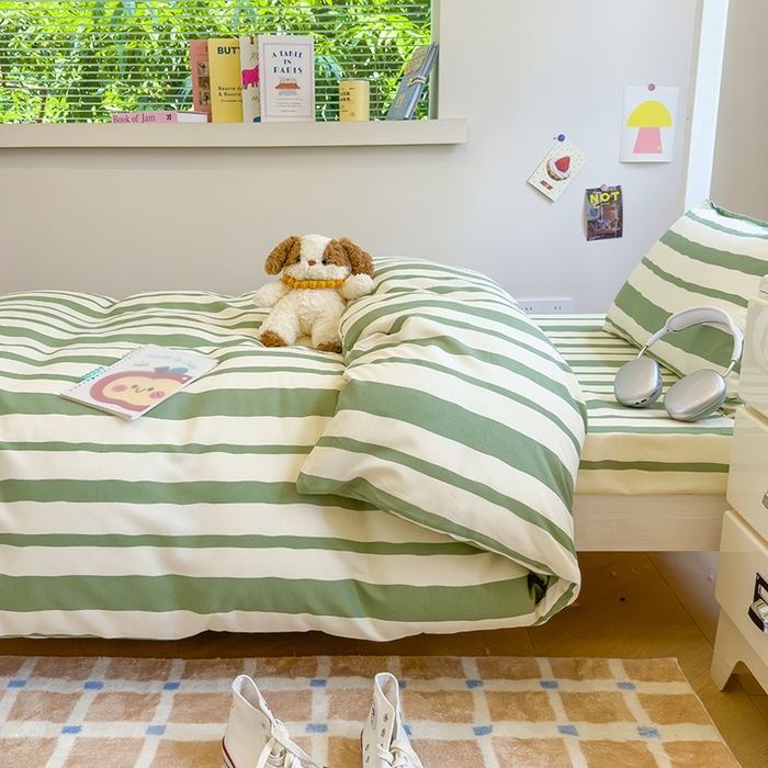 91家纺网 家纺一手货源 找家纺 默忆 2025新款亲肤水洗棉学生三件套 绿色条纹