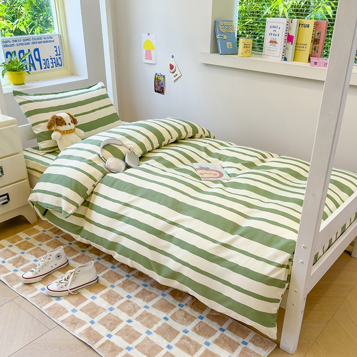 91家纺网 家纺一手货源 找家纺 默忆 2025新款亲肤水洗棉学生三件套 绿色条纹