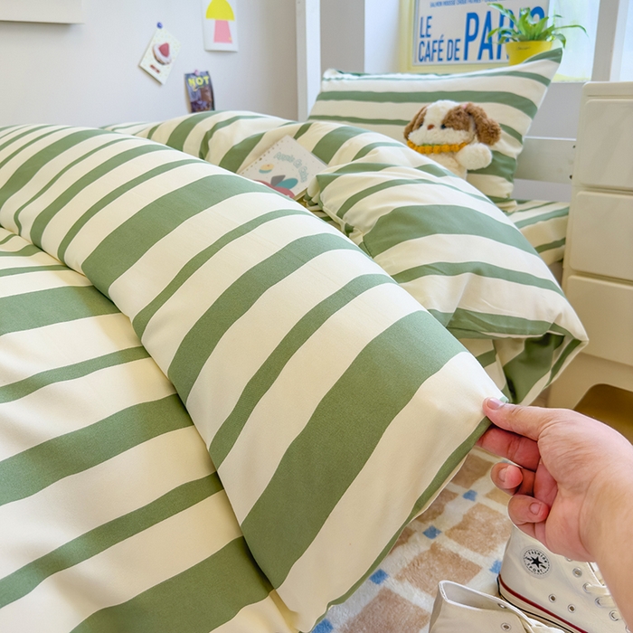 91家纺网 家纺一手货源 找家纺 默忆 2025新款亲肤水洗棉学生三件套 绿色条纹