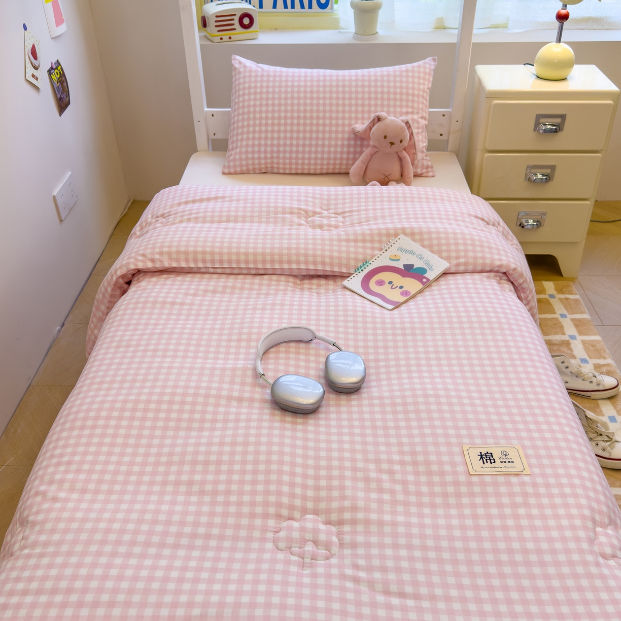 91家纺网 家纺一手货源 找家纺 默忆 2025新款新疆棉学生棉花被 被子被芯 粉白小格