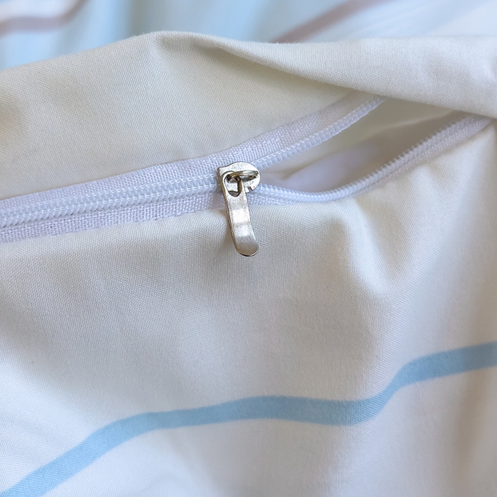 91家纺网 家纺一手货源 找家纺 默忆 2025新款亲肤水洗棉学生三件套 浅蓝条纹