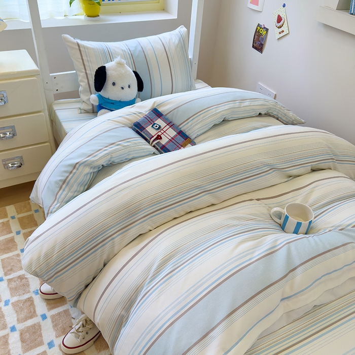 91家纺网 家纺一手货源 找家纺 默忆 2025新款亲肤水洗棉学生三件套 浅蓝条纹