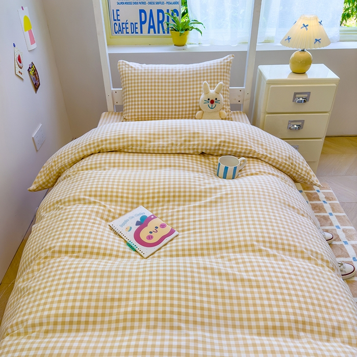 91家纺网 家纺一手货源 找家纺 默忆 2025新款亲肤水洗棉学生三件套 深黄格子