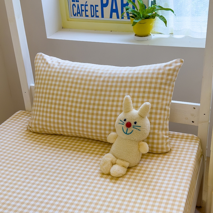 91家纺网 家纺一手货源 找家纺 默忆 2025新款亲肤水洗棉学生三件套 深黄格子