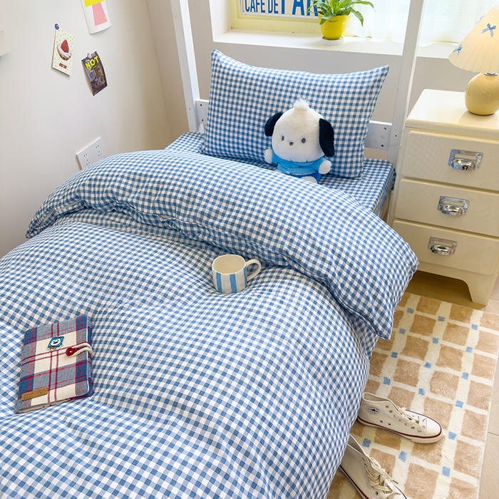 91家纺网 家纺一手货源 找家纺 默忆 2025新款亲肤水洗棉学生三件套 深蓝小格