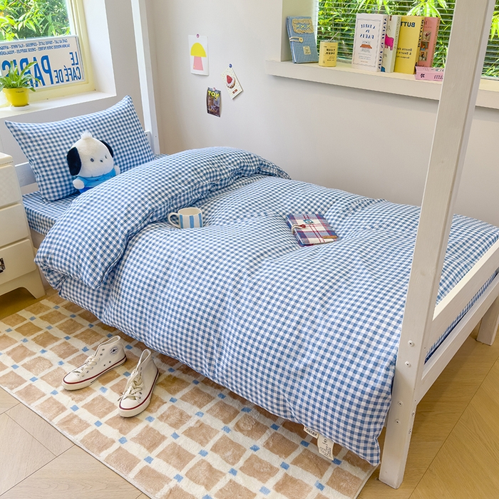 91家纺网 家纺一手货源 找家纺 默忆 2025新款亲肤水洗棉学生三件套 深蓝小格