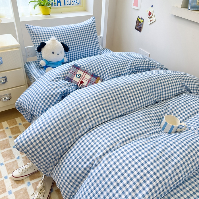 91家纺网 家纺一手货源 找家纺 默忆 2025新款亲肤水洗棉学生三件套 深蓝小格